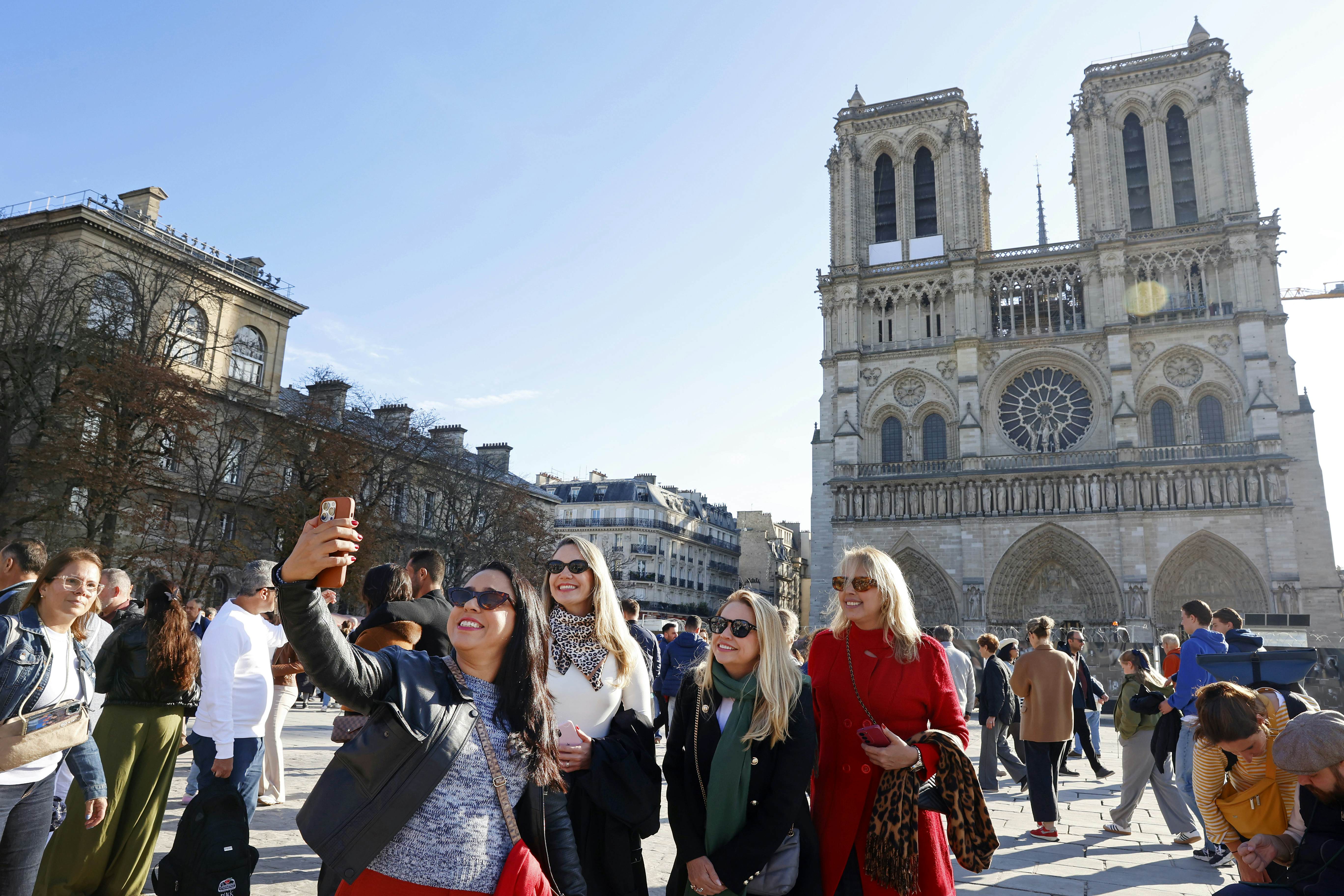 Notre Dame reveals December opening date amid debate over entry fee