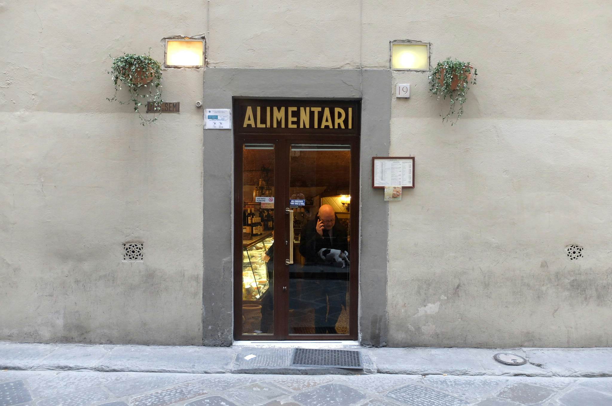 Outside facade of Mariano