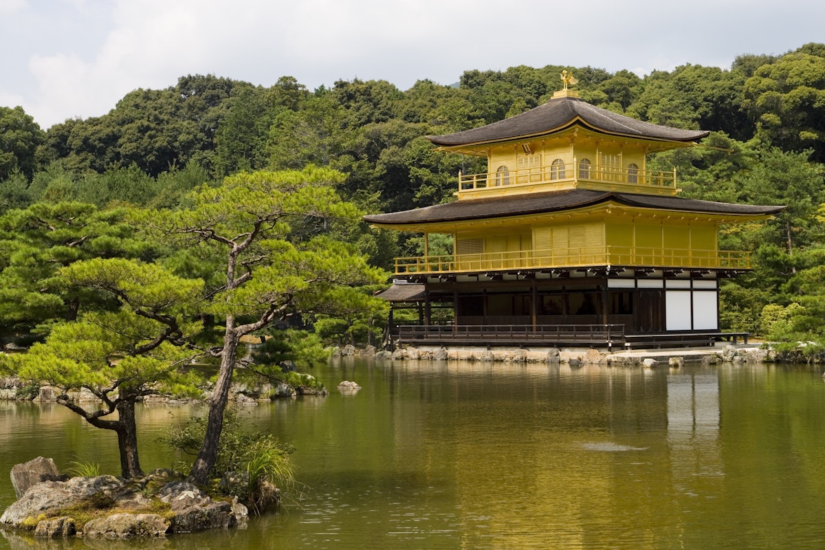 Kinka-kuji (Golden Pavillion).