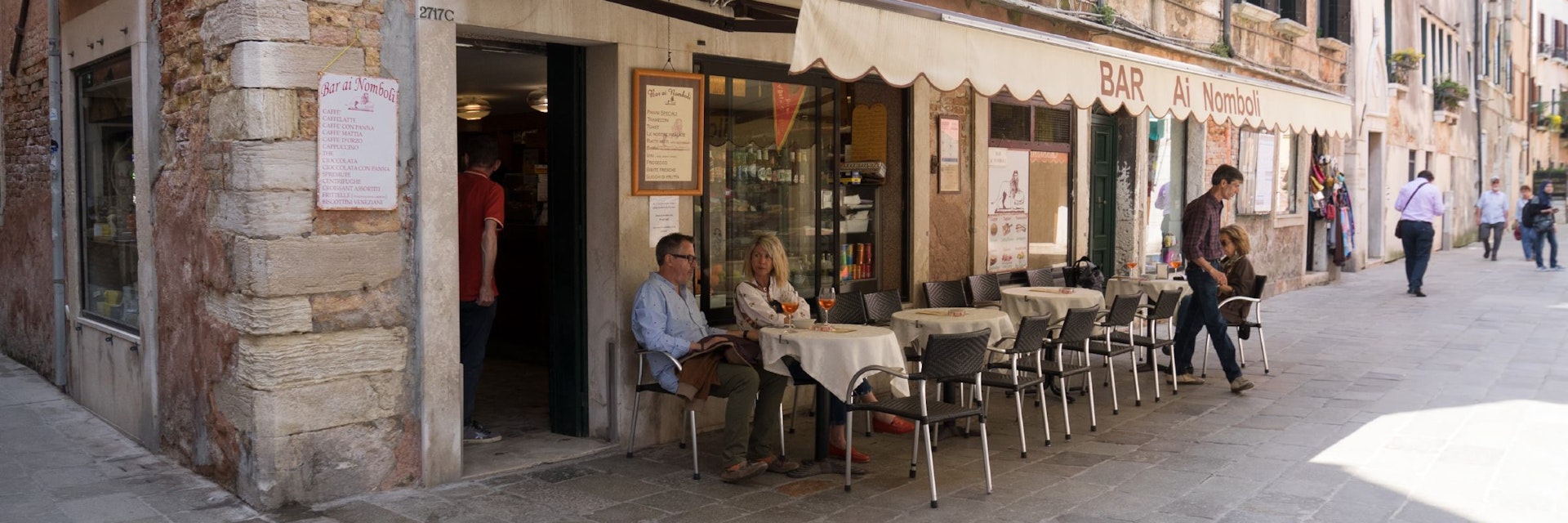 The Nomboli snack bar has plenty of outdoor seating