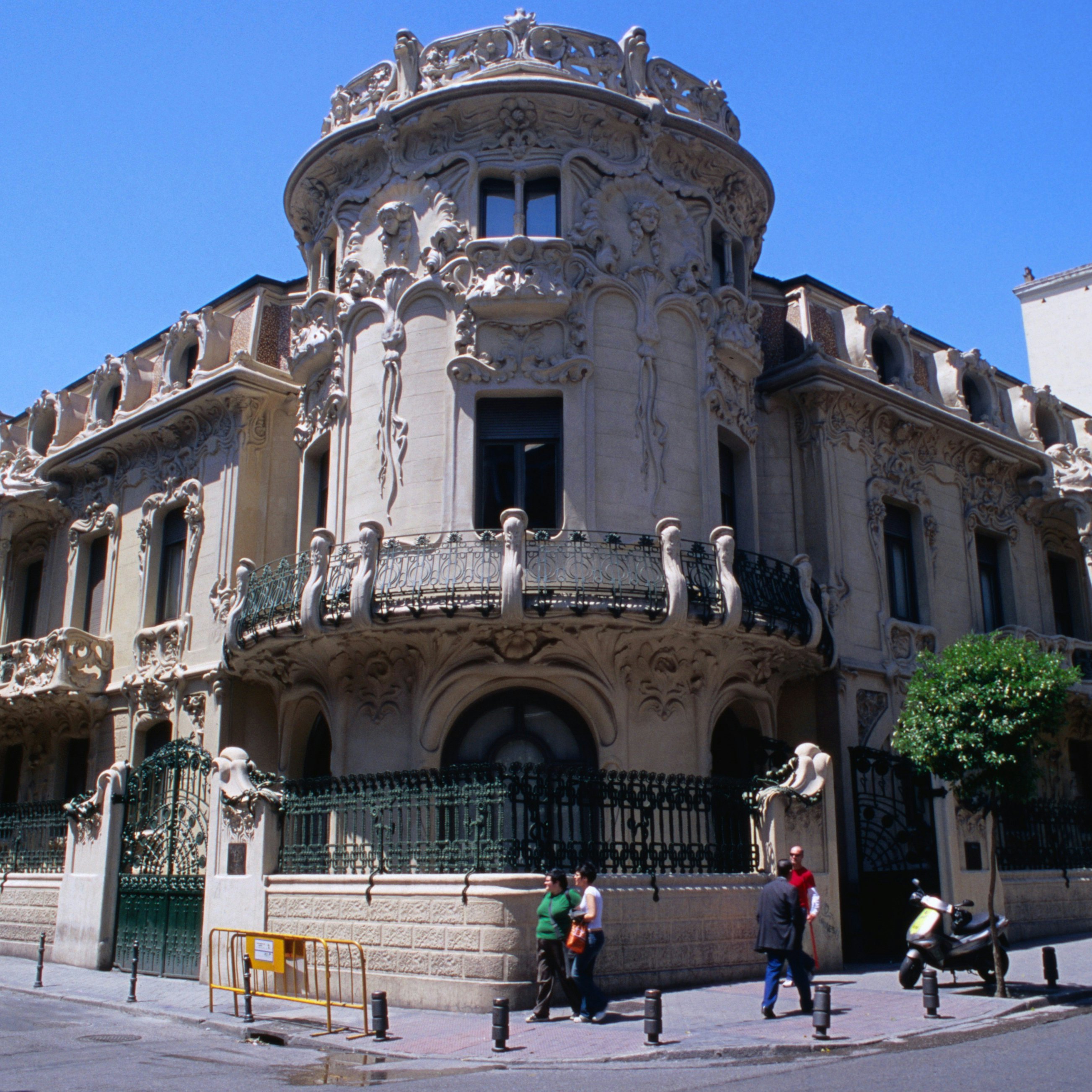 Exterior of Sociedad General de Autores y Editores building, Malasana.