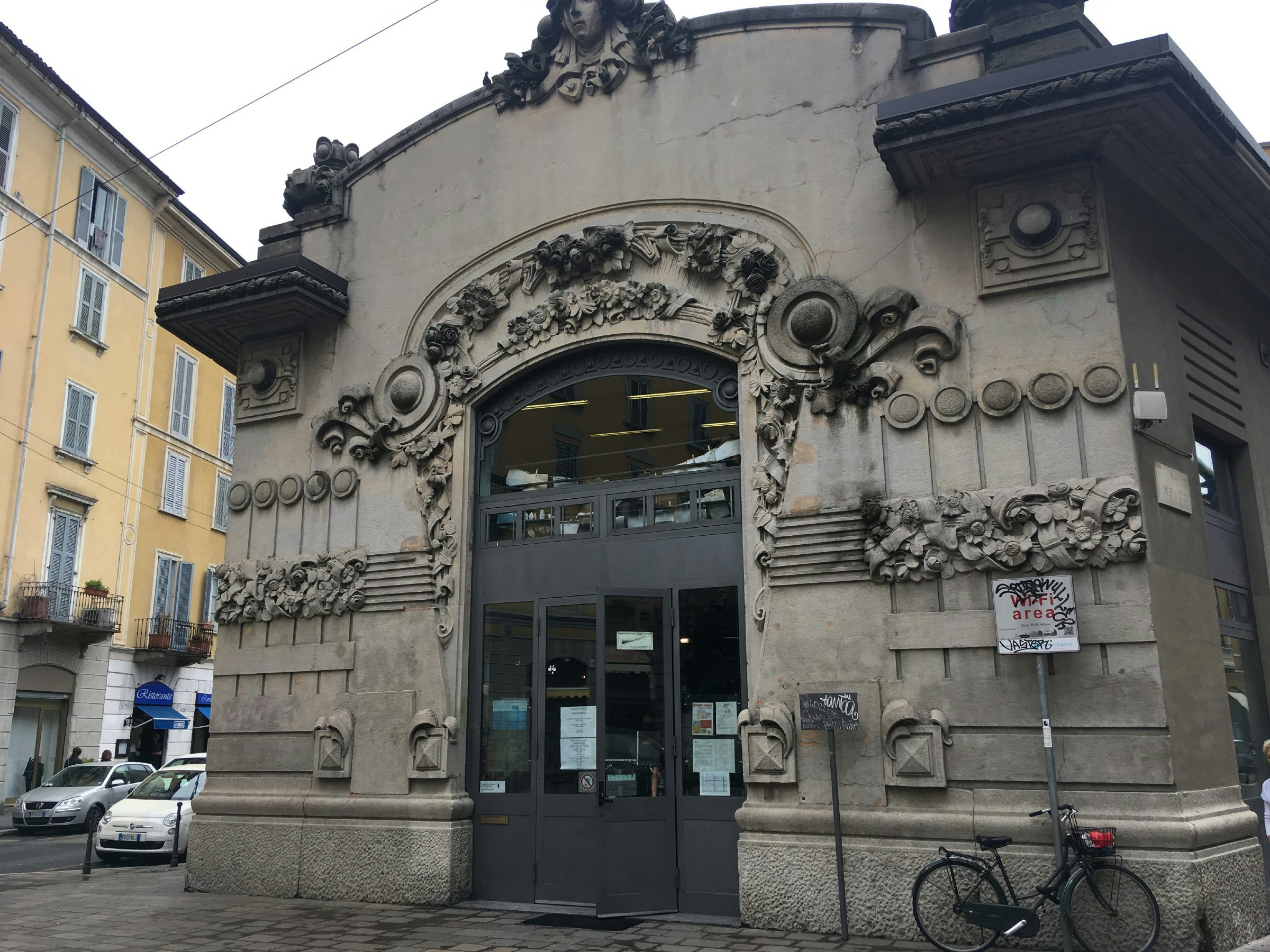 The entrance to the former Cinema Dumont