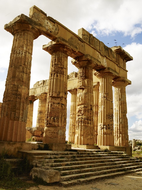 'Temple of Hera' Greek ruin.