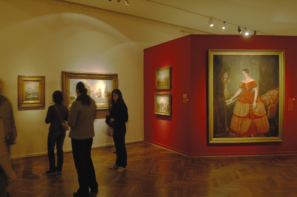 Interior of Museo Nacional de Bellas Artes (National Museum of Fine Arts).