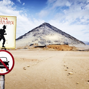 Sign on road to Huaca de la Luna (temple of the moon) archaeological site.