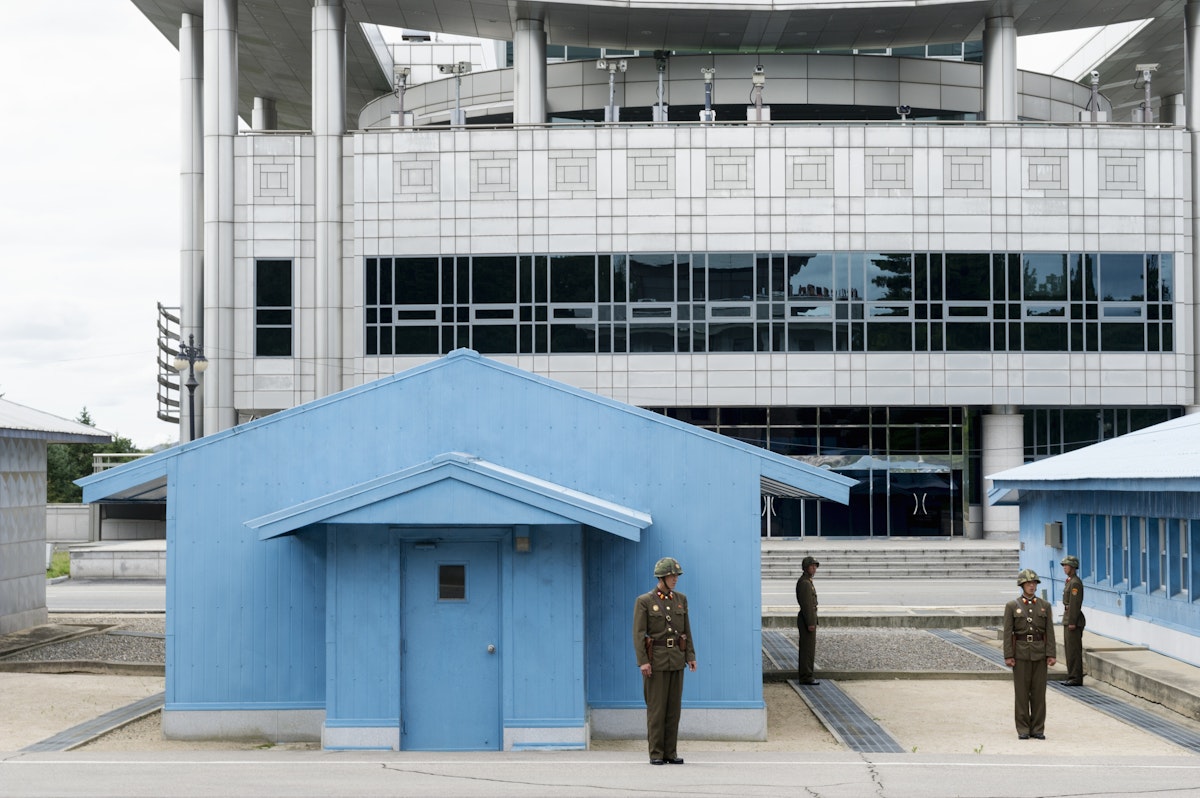North Korean soldiers, Korean Demilitarized Zone
