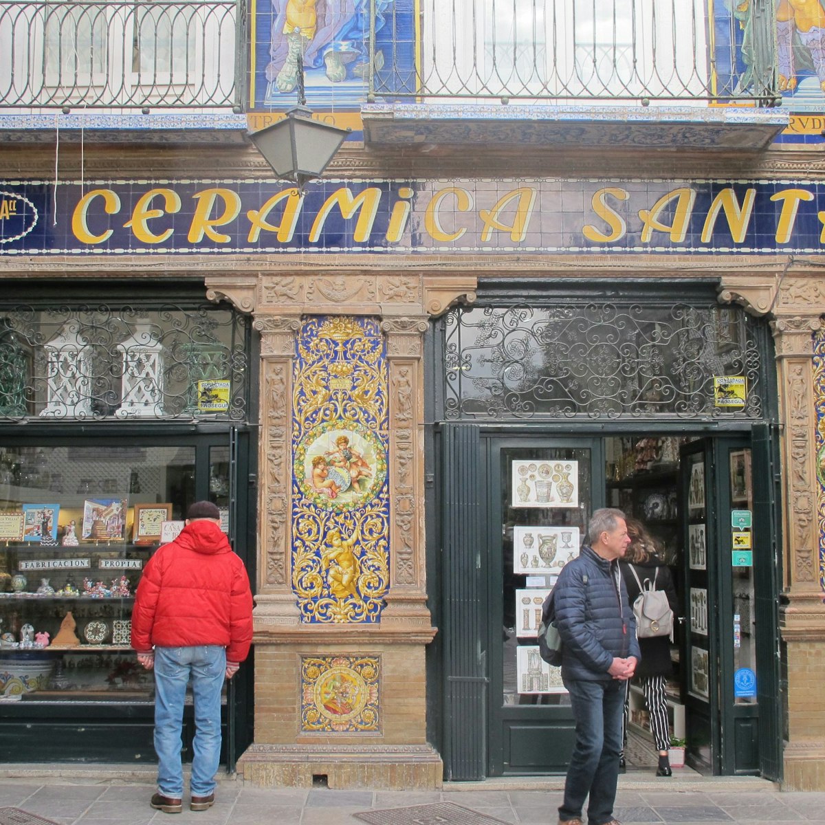 Facade of shop Ceramica Santa Ana.