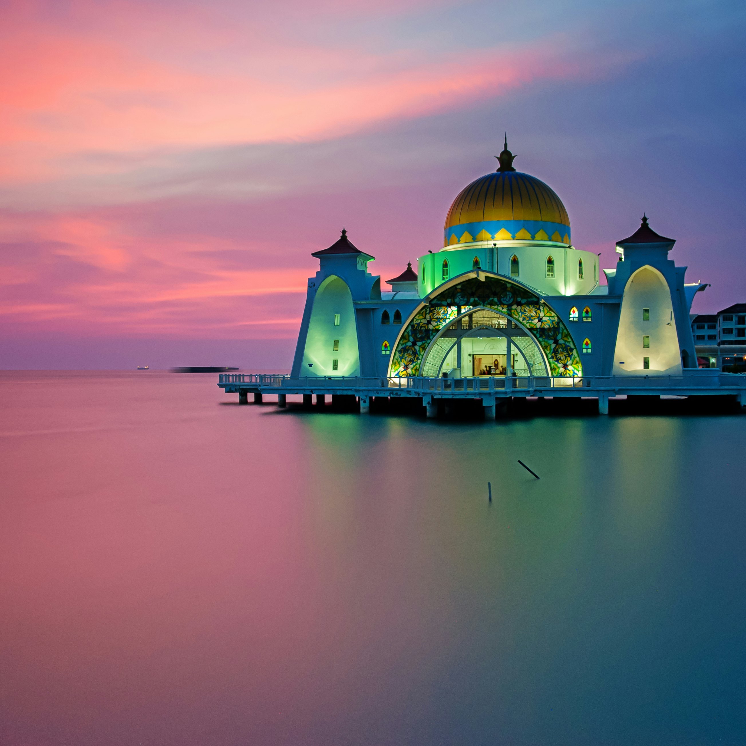 Strait mosque during sunset; Shutterstock ID 184811996; Your name (First / Last): Lauren Gillmroe; GL account no.: 56530; Netsuite department name: Online-Design; Full Product or Project name including edition: 65050/ Online Design /LaurenGillmore/POI