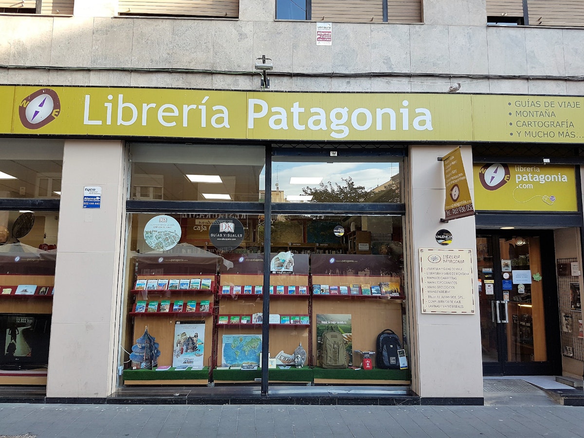 Street view of Librería Patagonia.