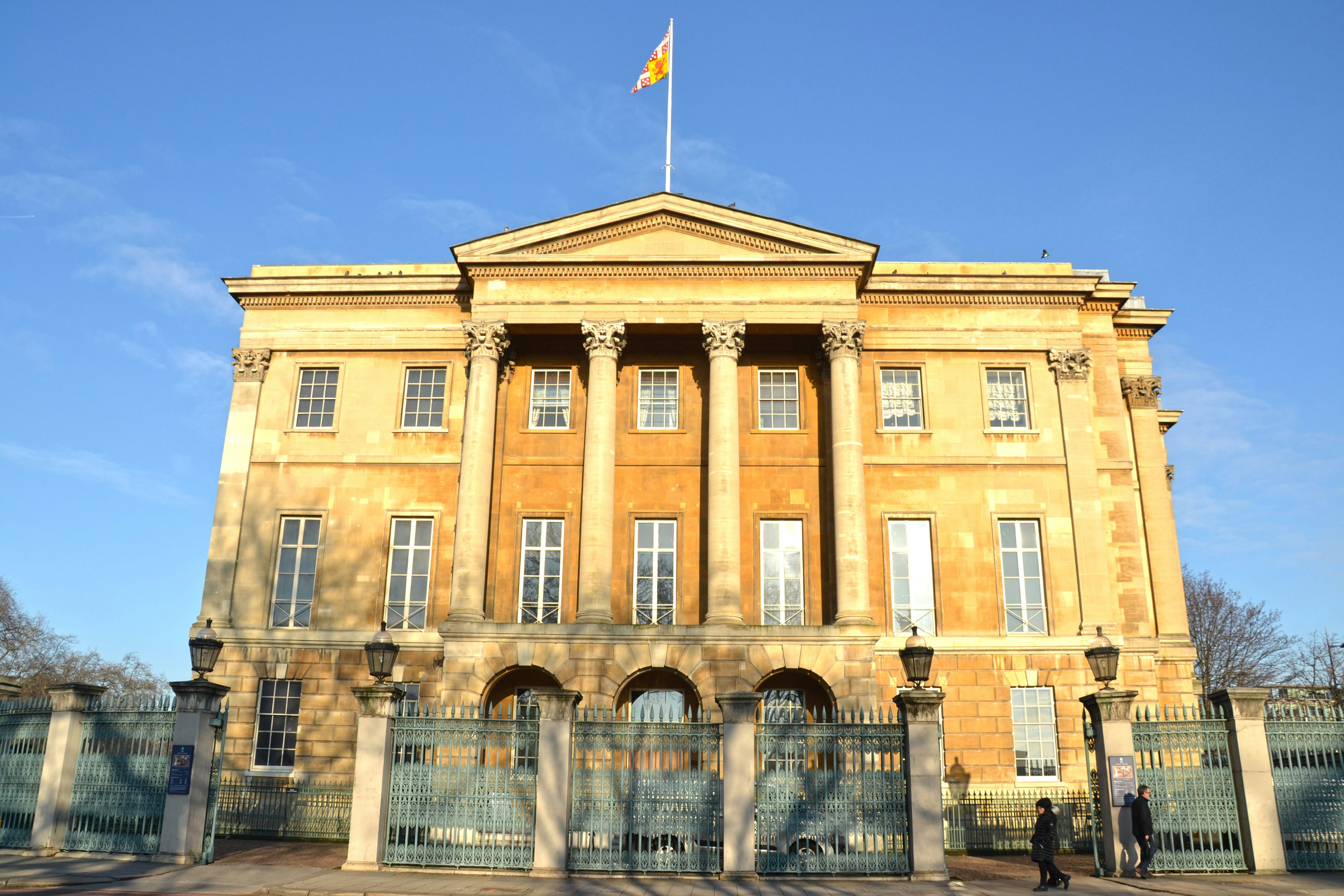 The outside of Apsley House