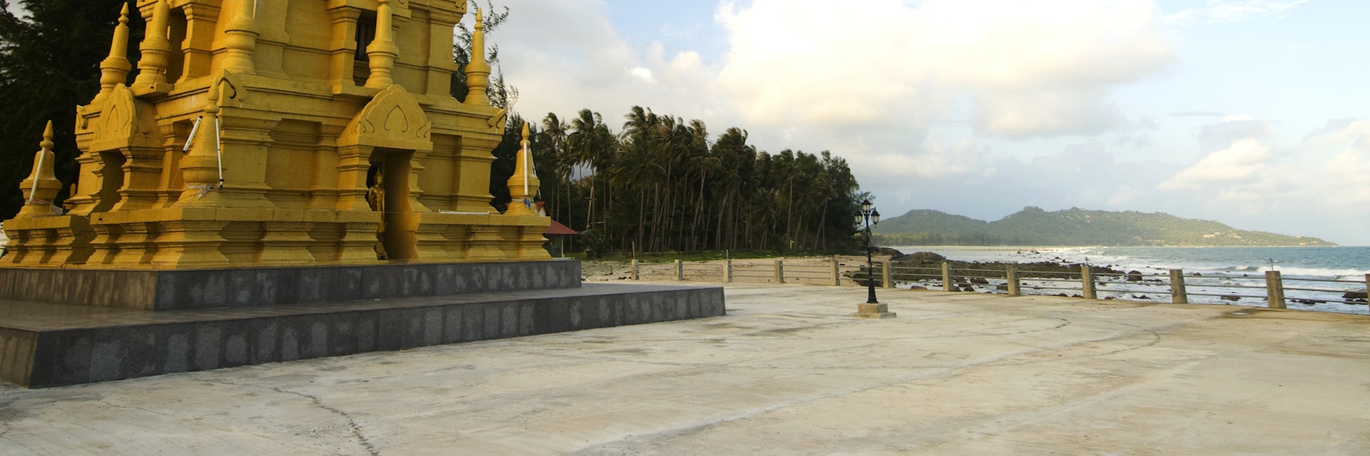 Chedi Laem Saw.