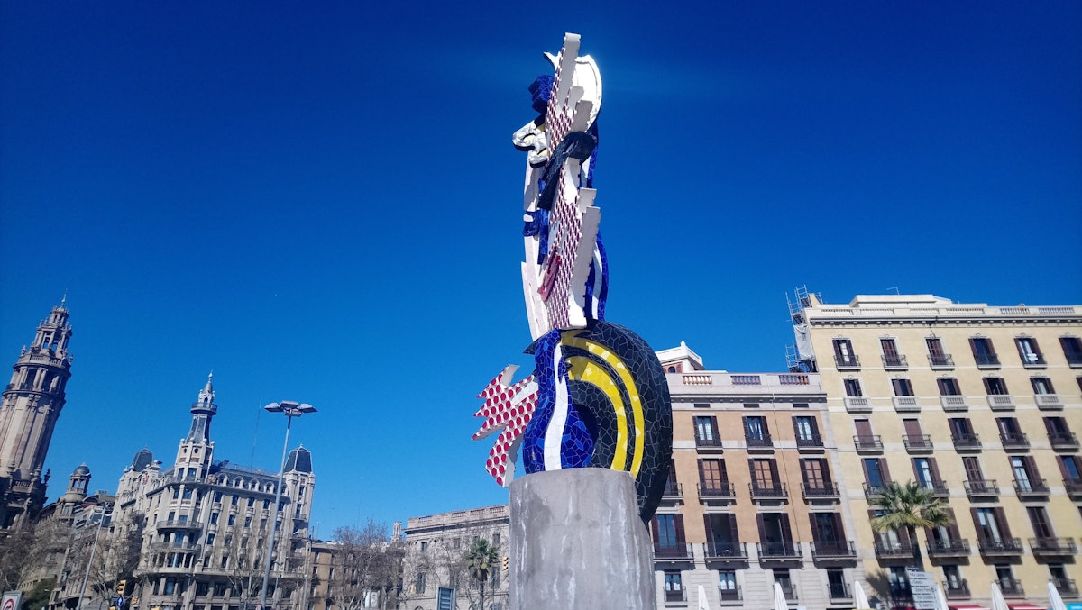 El Cap de Barcelona ( "The Head") is a surrealist sculpture created by American Pop artist Roy Lichtenstein for the 1992 Summer Olympics in Barcelona, Spain.