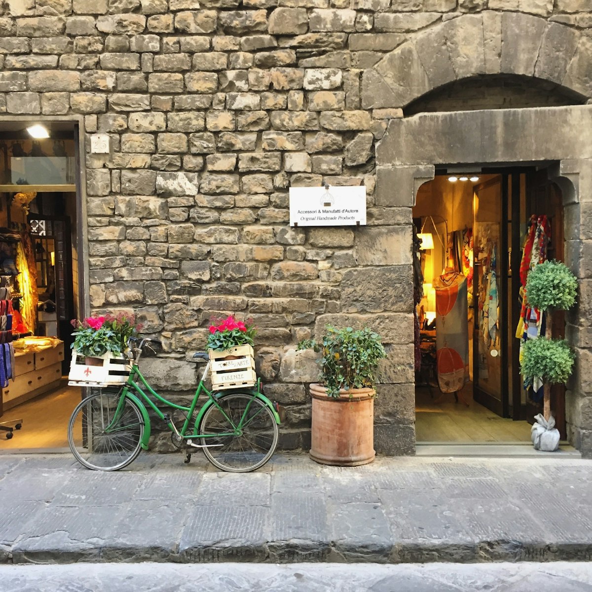 Shop front, Torre D’Arte.
