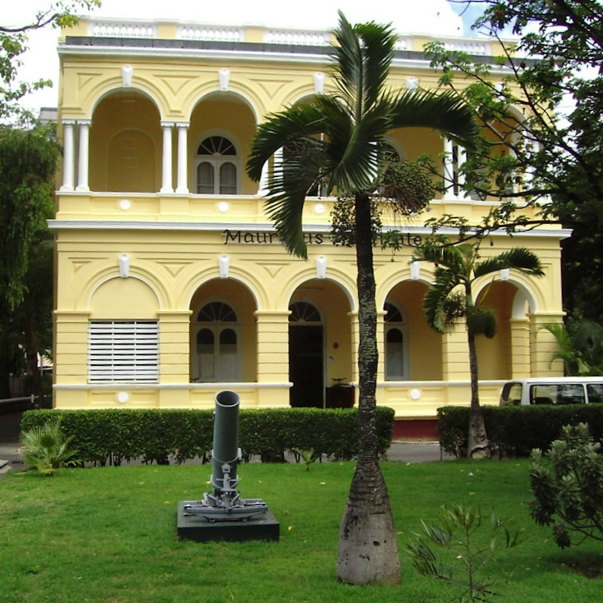 Natural History Museum & Mauritius Institute