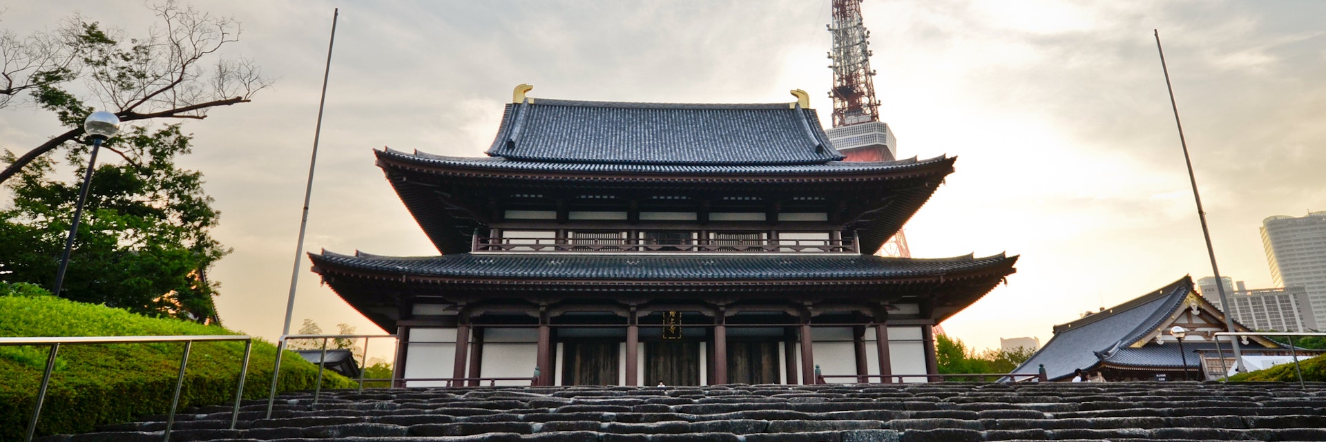 The shine of the Zōjō-ji Buddhist temple in Minato in the early evening.