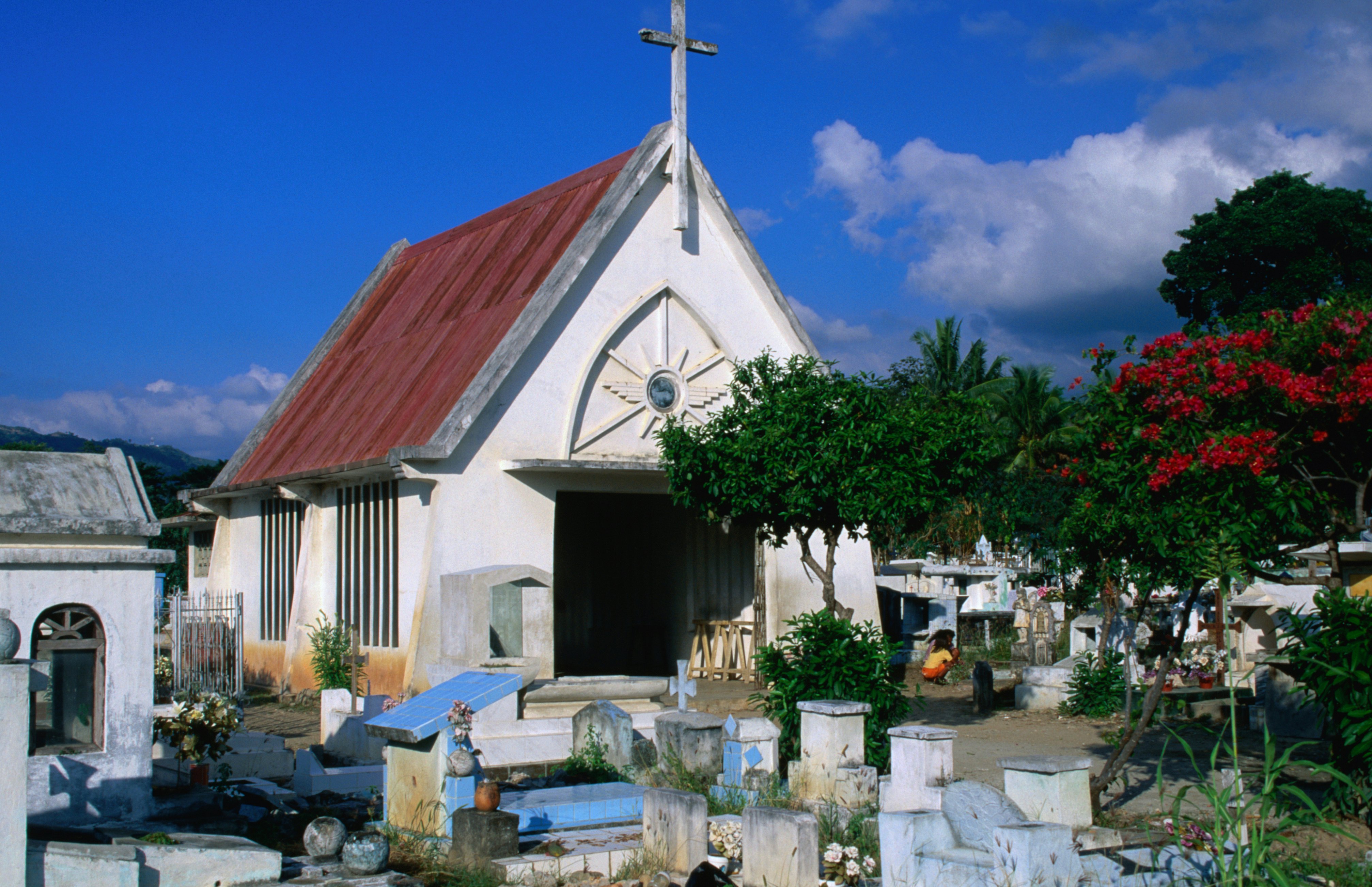 Santa Cruz cemetery and chapel.
