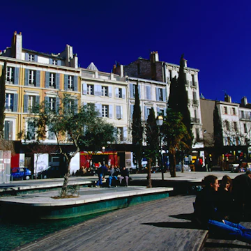 Relaxing on the Cours Julien, Marseille