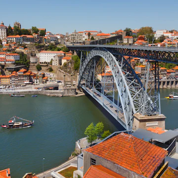 Dom Luis I bridge, Porto, Portugal.