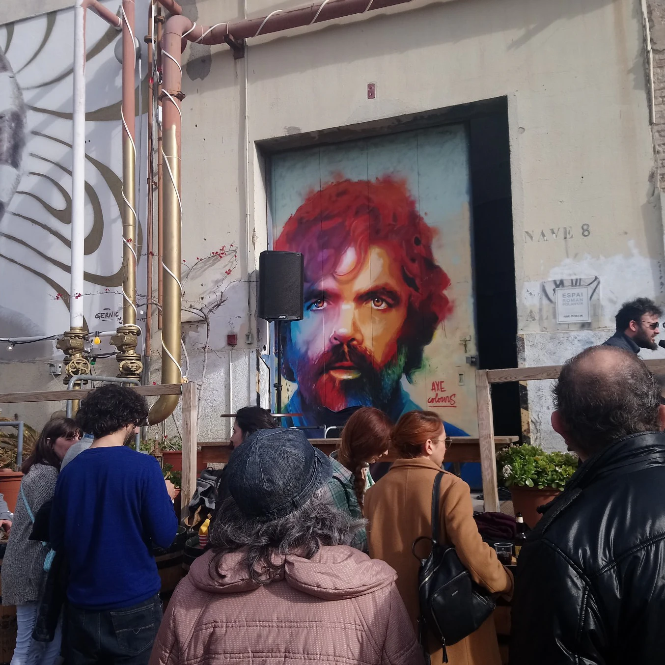 Music performance at Nau Bostik vintage market