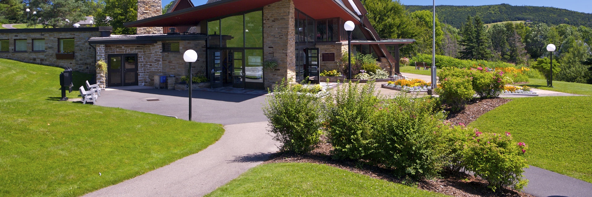 Exterior of the Alexander Graham Bell National Historic Site in the town of Baddeck at the start of the Cabot Trail, Bras dOr Lakes, Cape Breton, Nova Scotia, Canada. Bell was a famous inventer who among many other things invented the telephone.