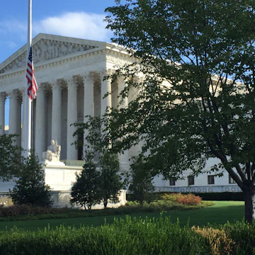 Facade of Supreme Court.