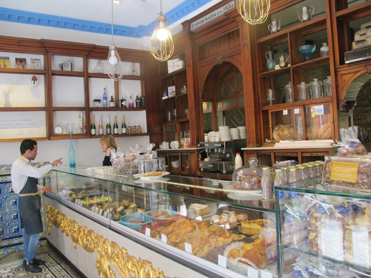 Pastry counter at Manu Jara Dulceria
