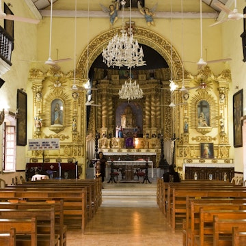 Interior of Reis Magos Church.
