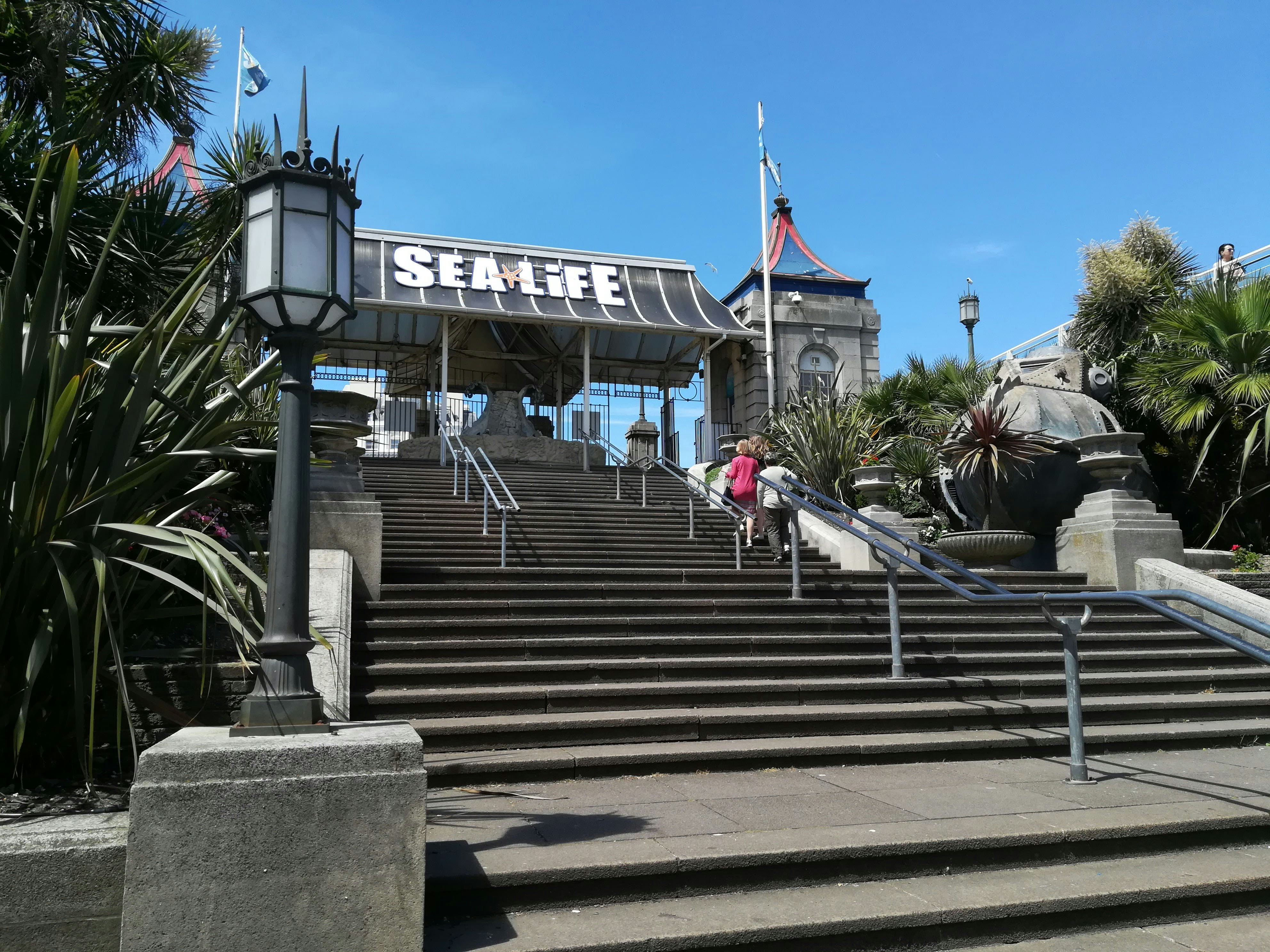 The pierside entrance to the SEALIFE Brighton aquarium