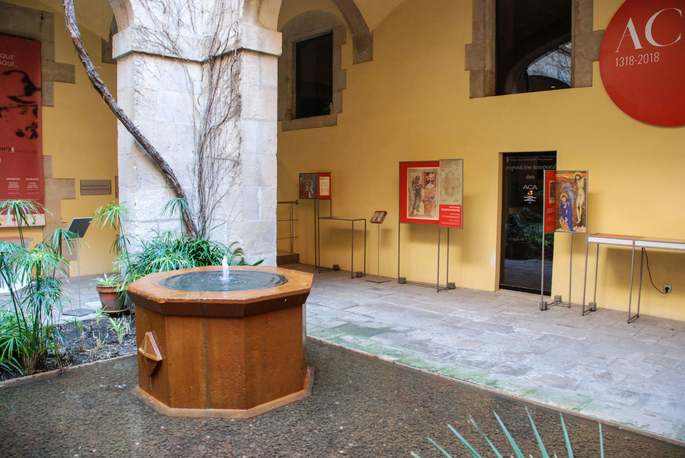 Fountain inside Palau de Lloctinent