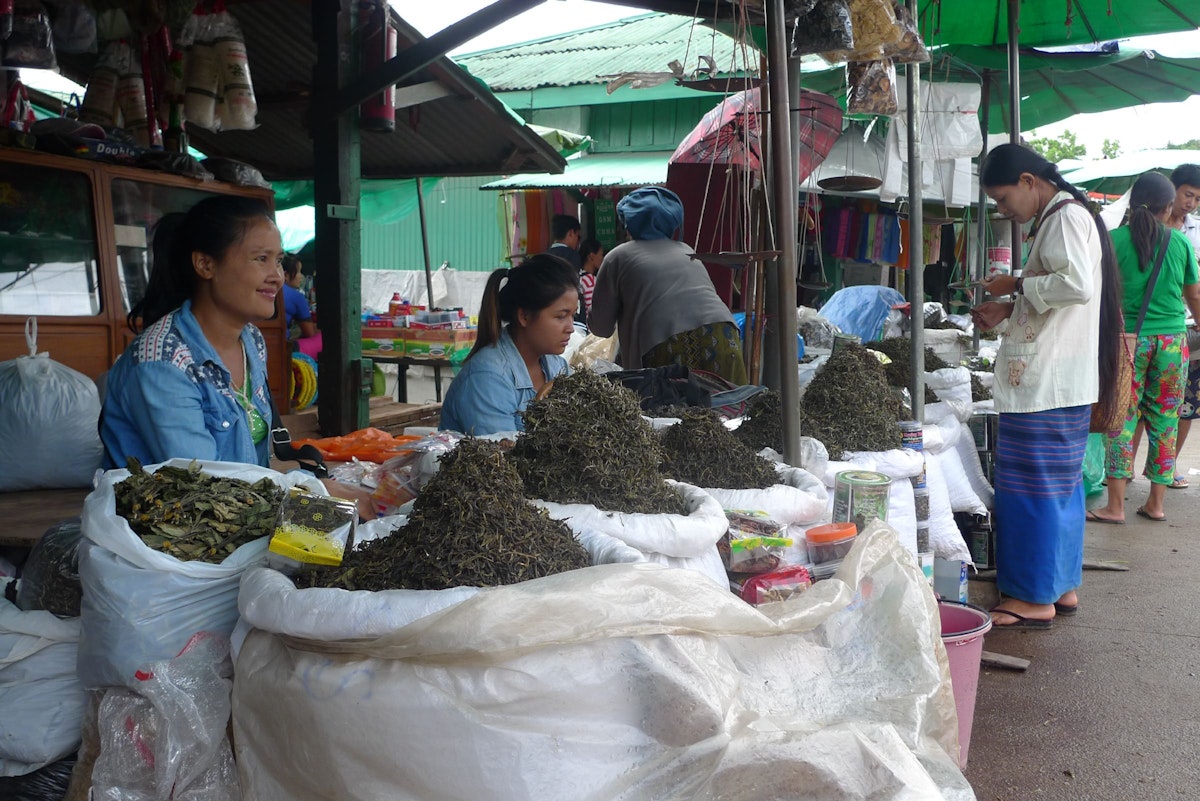Tea sellers at the central market in Kyaingtong