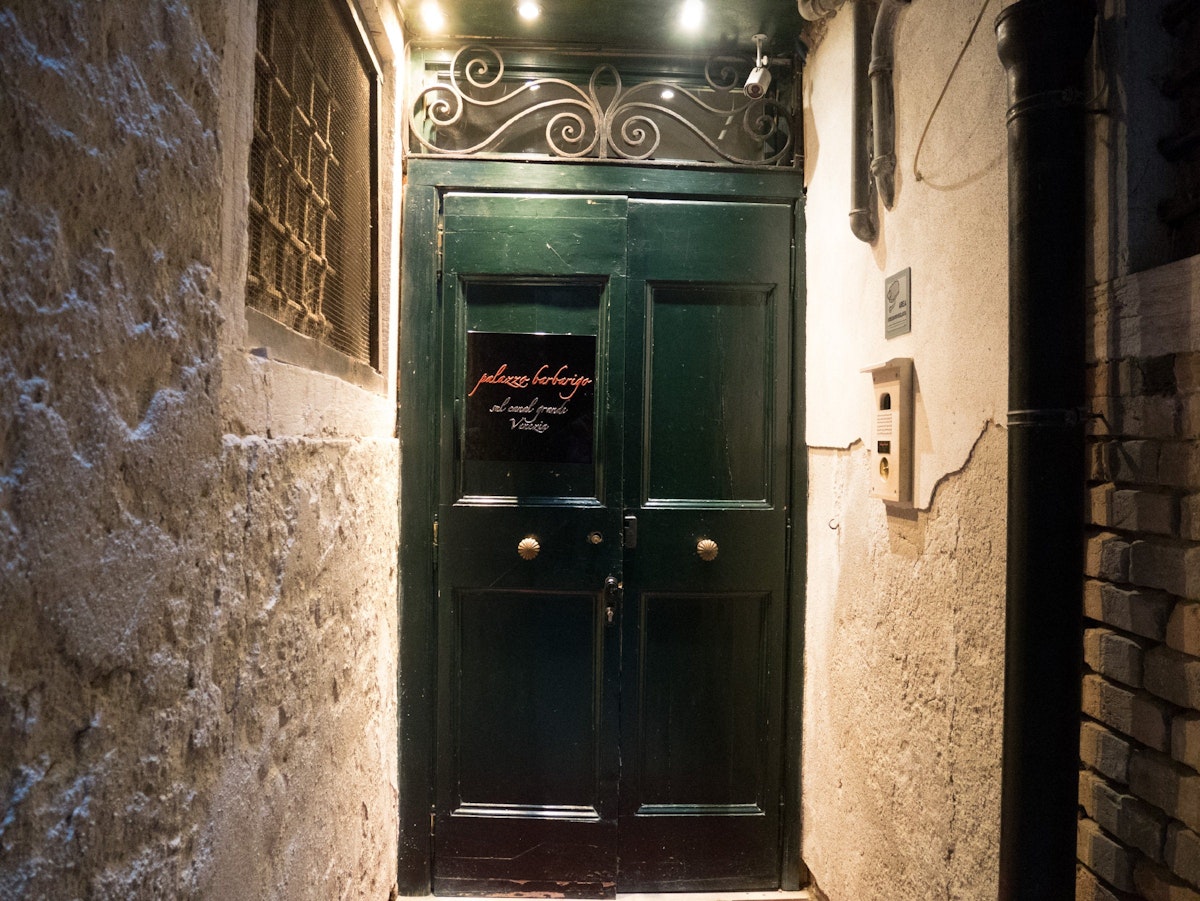 The street entrance to Hotel Palazzo Barbarigo is tucked down a back alley