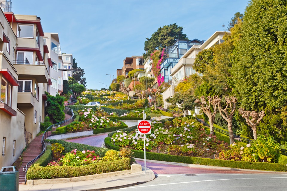 Lombard Street in San Francisco; Shutterstock ID 80832514; Your name (First / Last): Clifton Wilkinson; GL account no.: 65050; Netsuite department name: Online Editorial; Full Product or Project name including edition: Mobile App images