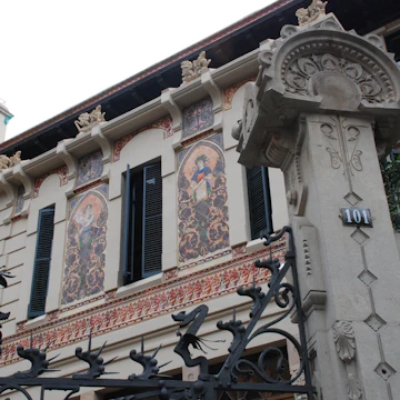 Facade of Palau Montaner