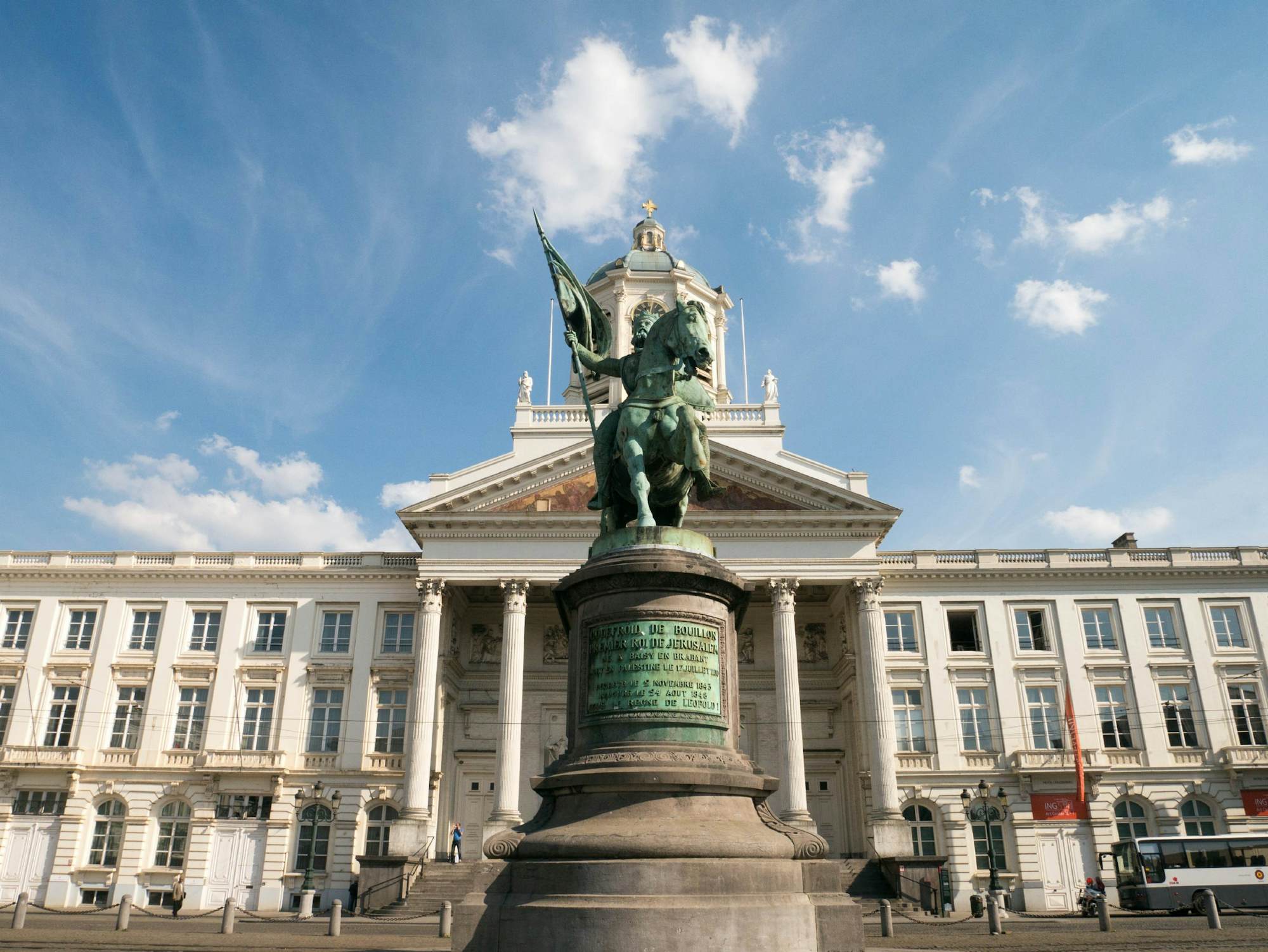 Statue of Godefroid (Godefroy) de Bouillon Brussels, Belgium Sights