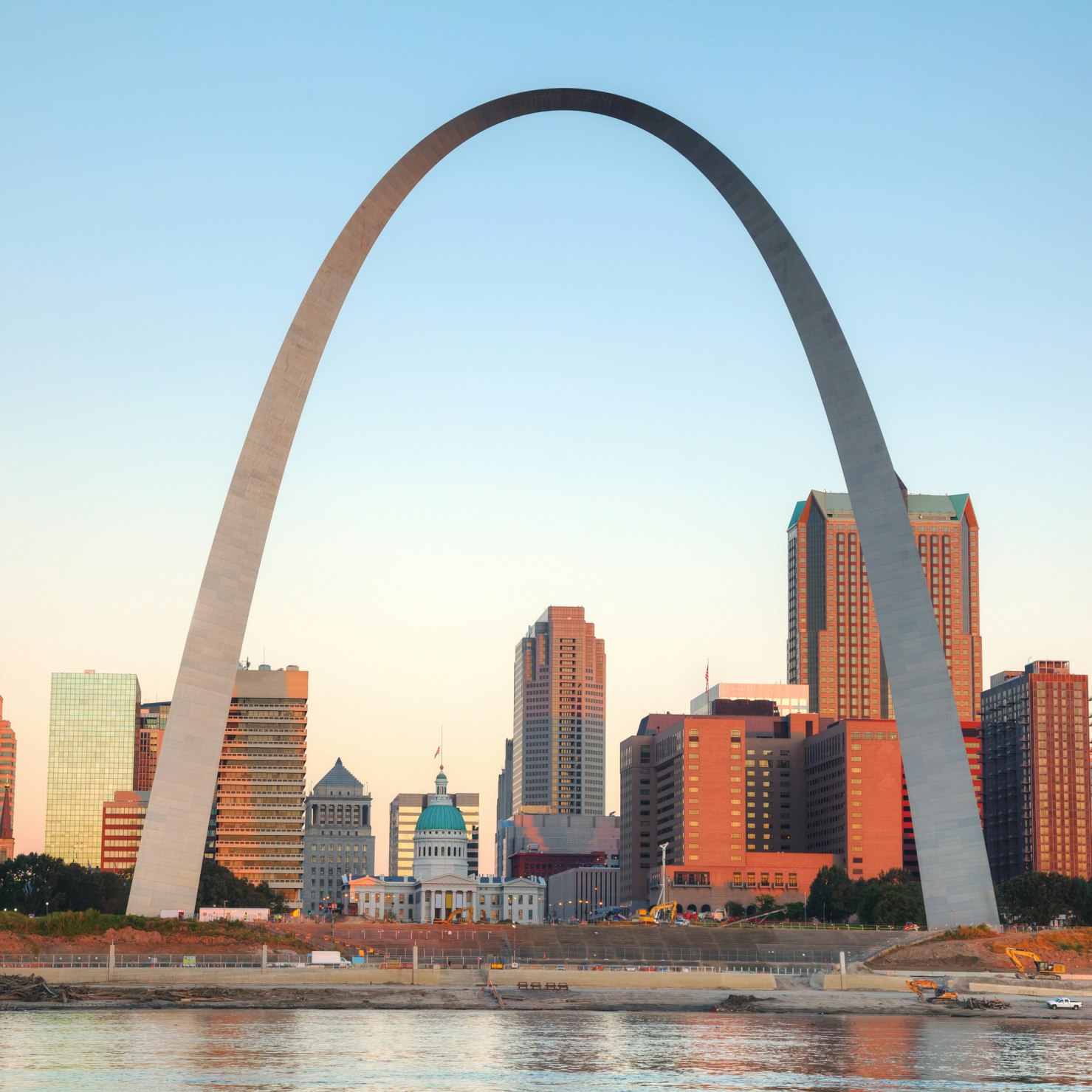 Downtown St Louis, MO with the Old Courthouse and the Gateway Arch at sunrise; Shutterstock ID 373948018; Your name (First / Last): Lauren Keith; GL account no.: 65050; Netsuite department name: Content Asset; Full Product or Project name including edition: Guides Project Eastern USA