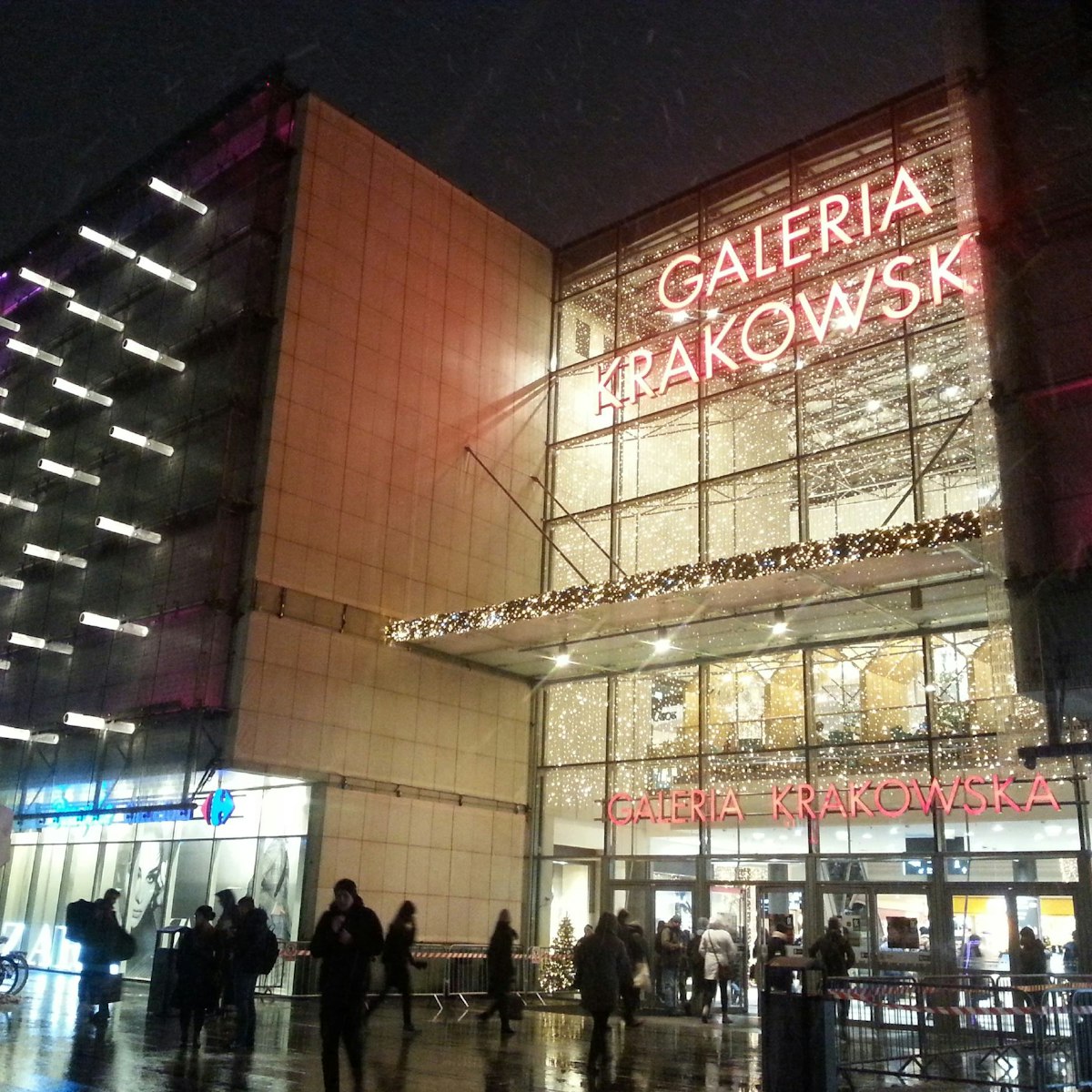 Galeria Krakowska, galeria front entrance.