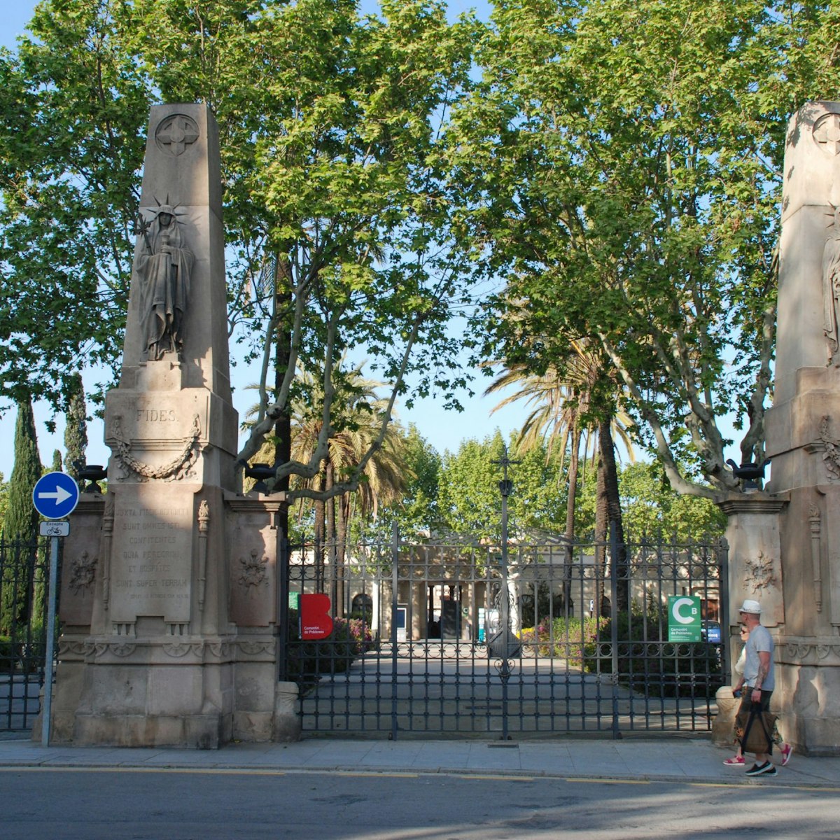 Outisde the gates of Ceminitir del Poblenou