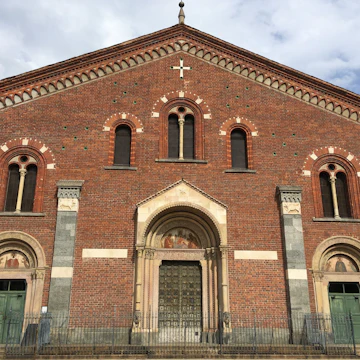Basilica di Sant’Eustorgio exterior.