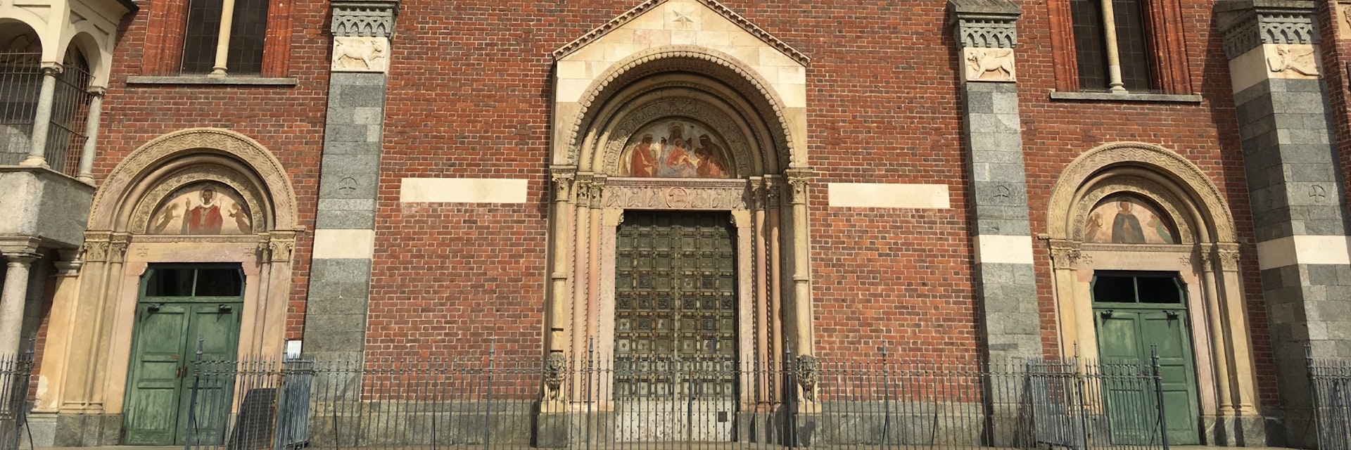 Basilica di Sant’Eustorgio exterior.