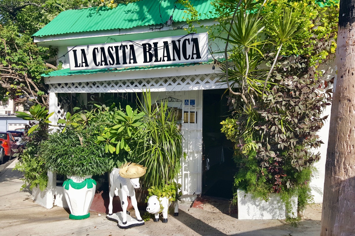Front view of La Casita Blanca in Santurce.