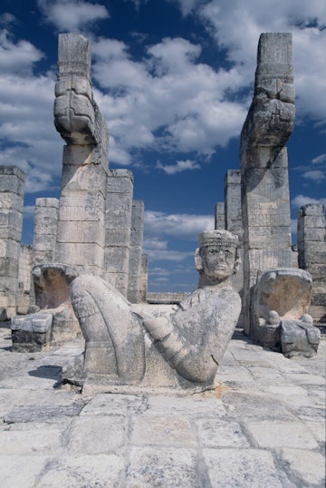 Chac Mool statue at a temple, Temple Of Warriors, Chichen Itza, Yucatan, Mexico