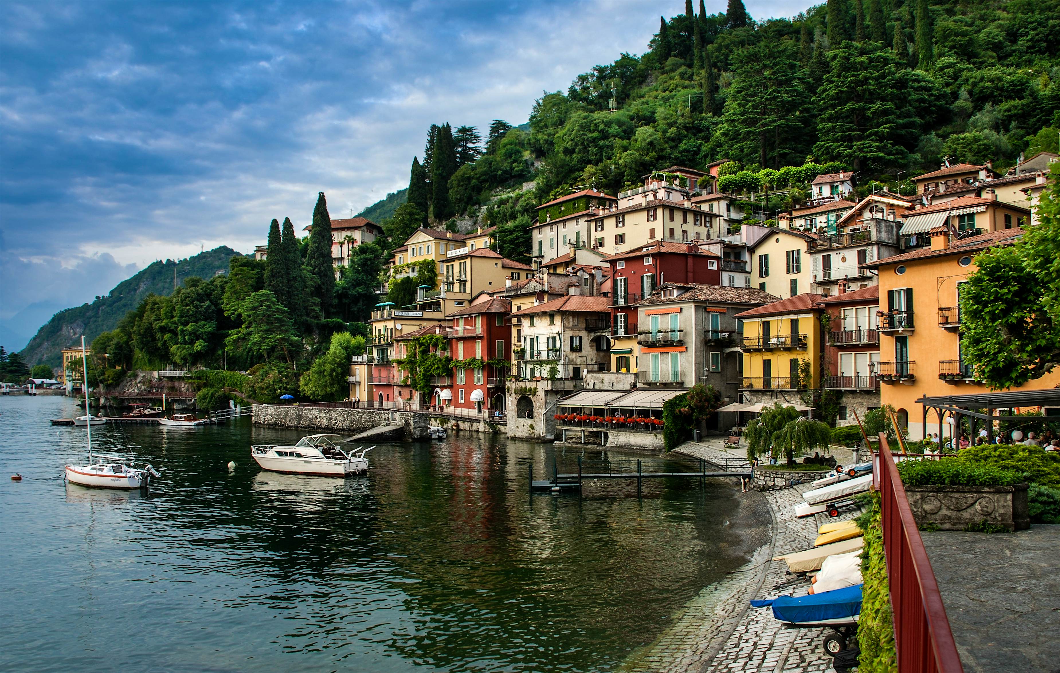 travel to italian lakes