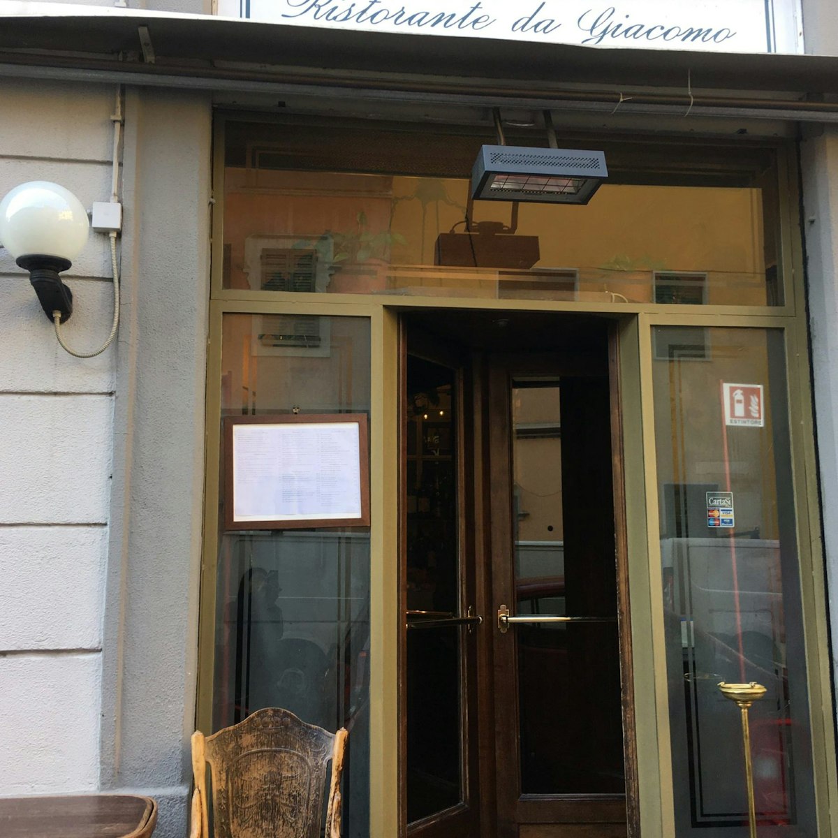 Entrance to Da Giacomo
