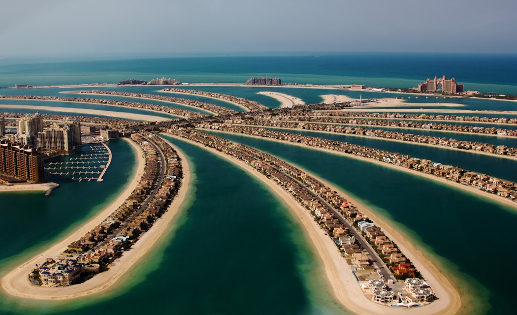Palm Jumeirah, Palm Island, Dubai, United Arab Emirates; Shutterstock ID 111748157; Your name (First / Last): Lauren Keith; GL account no.: 65050; Netsuite department name: Online Editorial; Full Product or Project name including edition: Dubai Neighbourhoods Update