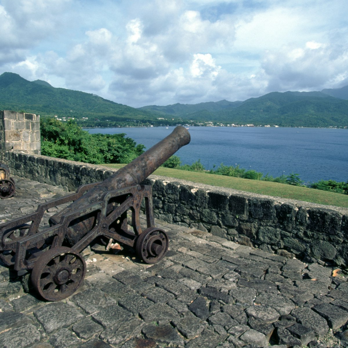 DOMINICA - APRIL 23: Ancient cannon in Fort Shirley, 18th century, old British outpost on the island of Dominica, Cabrits National Park, Dominica. (Photo by DeAgostini/Getty Images)
