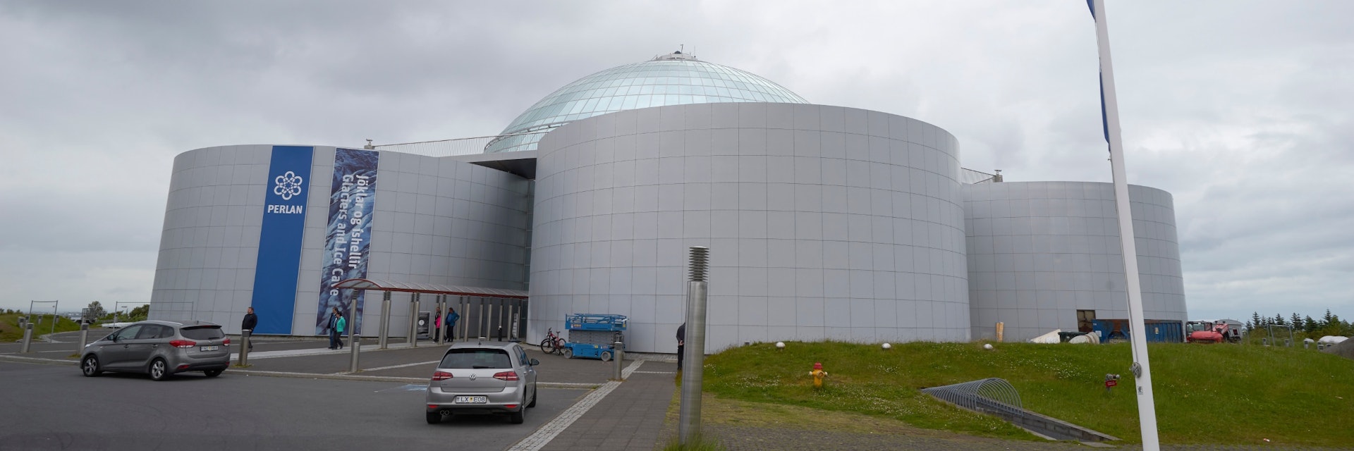 Perlan: Wonders of Iceland museum: Glaicers and Ice Cave