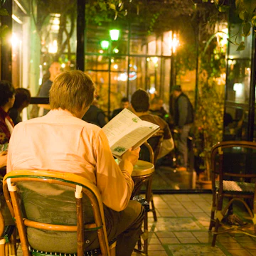 Intra Moena cafe, Piazza Bellini, Centro Storico.