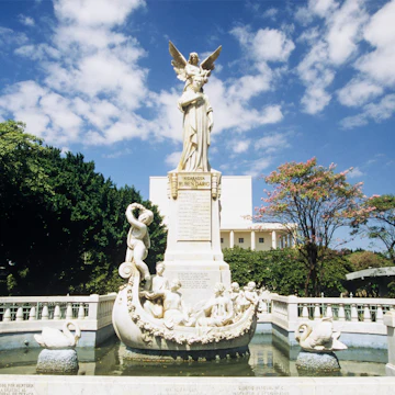 Fountain and ruben dario national theatre