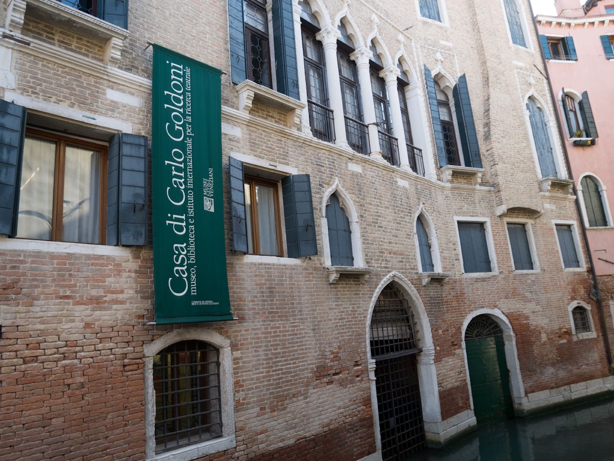Goldoni's home is on a pretty canal