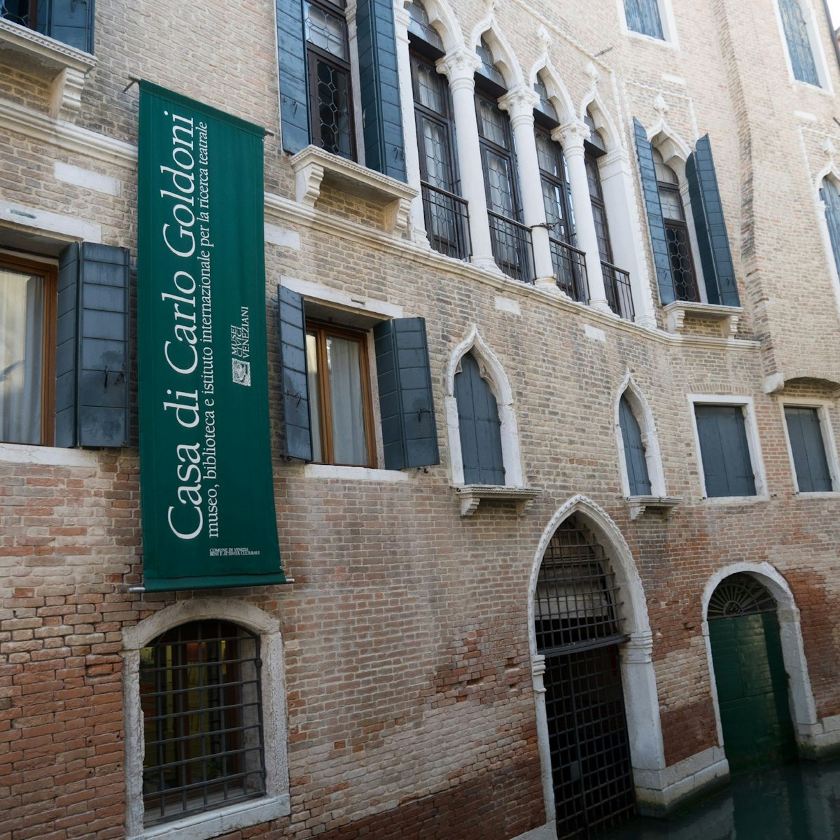 Goldoni's home is on a pretty canal